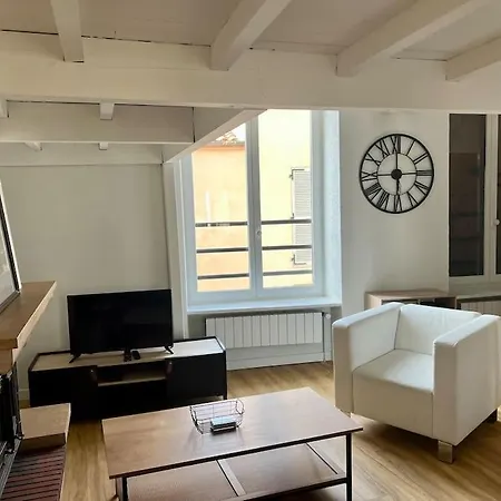 Appartement Plein Centre Avec Parking Augustins B